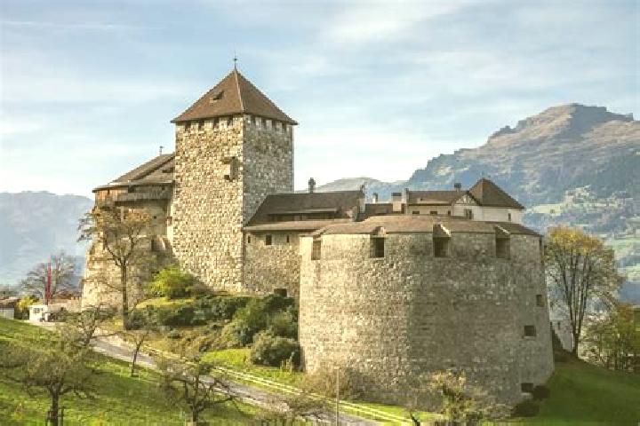 Elizabeth, 29 — Escort in Balzers, Liechtenstein