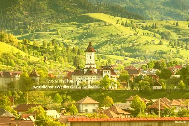 Elizabeth, 29 — Escort in Campulung, Romania