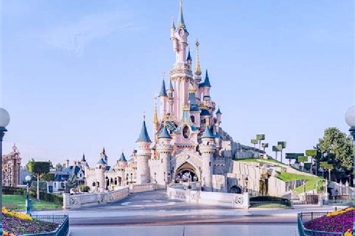 Elizabeth, 29 — Escort in Chessy, France
