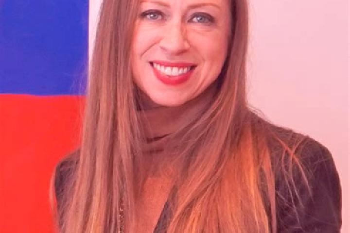 Elizabeth, 29 — Escort in Clinton, Canada