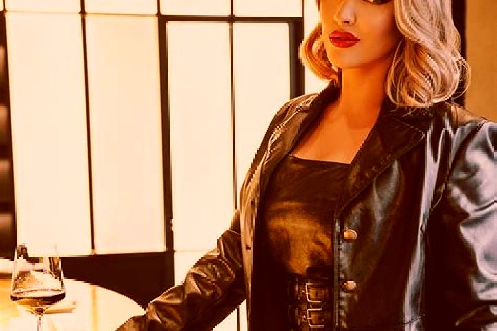 Elizabeth, 29 — Escort in Denice, France