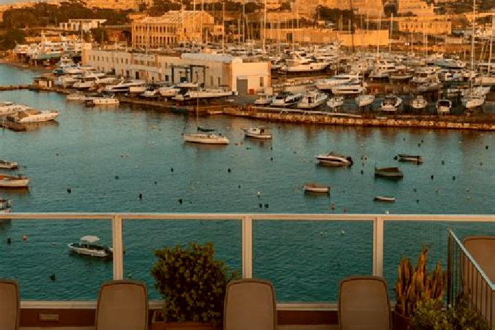Elizabeth, 29 — Escort in Luqa, Malta