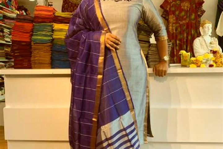 Elizabeth, 29 — Escort in Mangalagiri, India