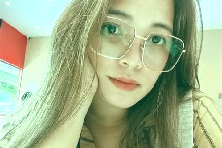 Elizabeth, 29 — Escort in Pili, Philippines