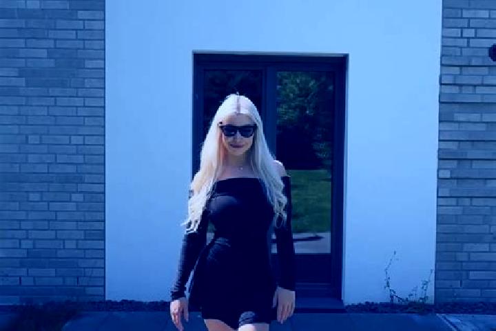 Elizabeth, 29 — Escort in Poppenbuettel, Germany