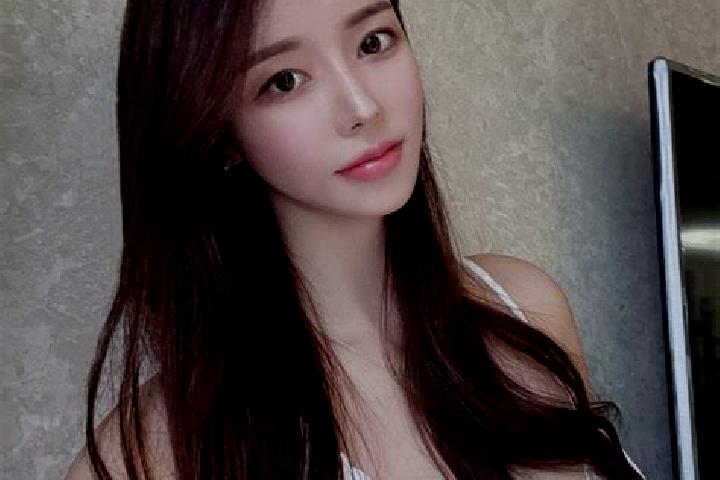 Elizabeth, 29 — Escort in Sanchazi, China