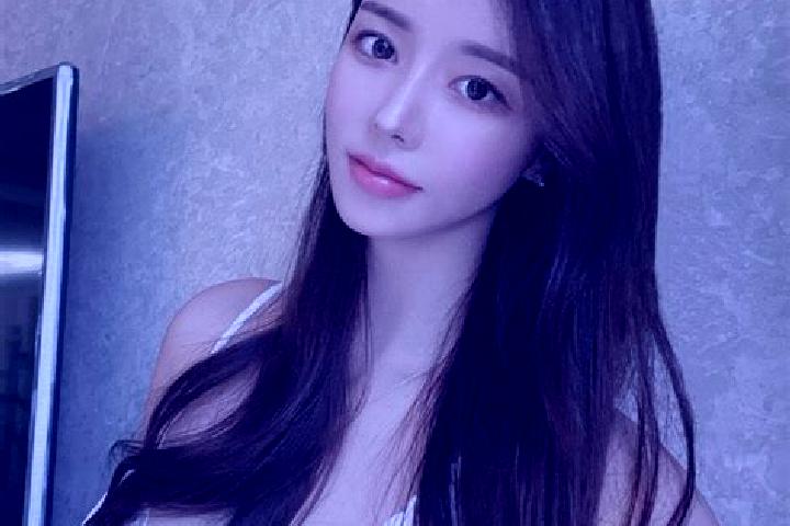 Elizabeth, 29 — Escort in Seyeke, China