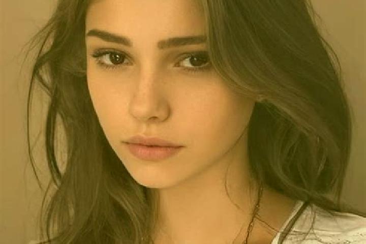 Elizabeth, 30, a chestnut grey-eyed slavic companion based in Choshi. Offering CIM, Duos, Deep French Kissing, 69, Erotic Massage. Available for incall and o...