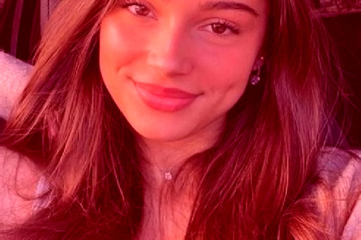 Elizabeth, 30, a chestnut hazel-eyed mediterranean companion based in Gberia Fotombu. Offering Massage, Deep French Kissing, A-Level, GFE. Available for inca...