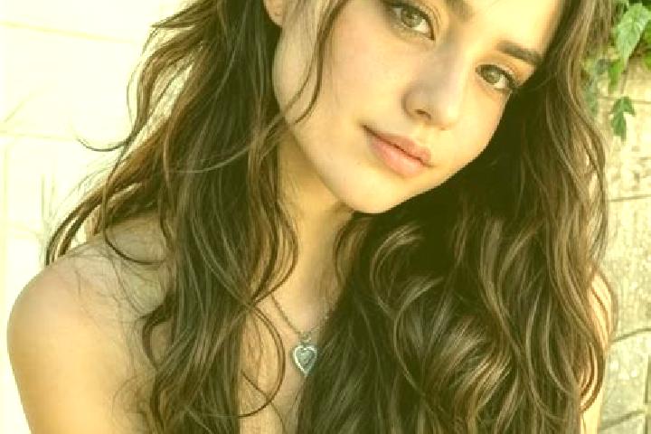 Elizabeth, 30, a dark blonde hazel-eyed middle eastern companion based in Nettersheim. Offering Duos, Roleplay, A-Level, Girlfriend Experience, Erotic Massag...