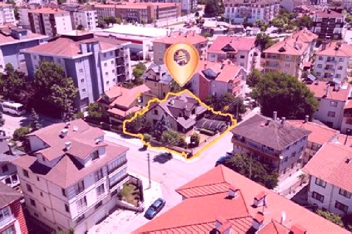 Elizabeth, 30 — Escort in Alpu, Turkey