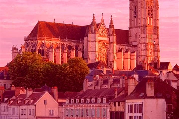 Elizabeth, 30 — Escort in Auxerre, France