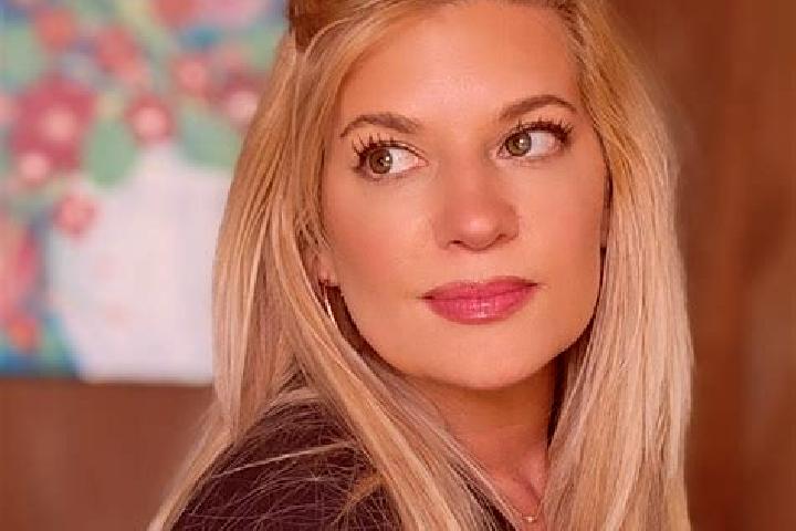Elizabeth, 30 — Escort in Elsa, United States