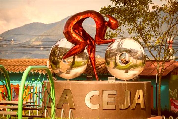 Elizabeth, 30 — Escort in La Ceja, Colombia