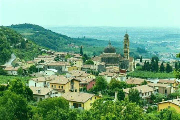 Elizabeth, 30 — Escort in Marano di Valpolicella, Italy