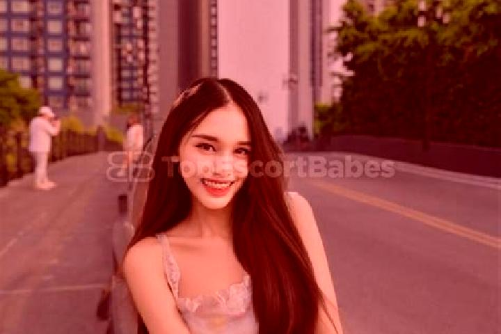 Elizabeth, 30 — Escort in Meili, China
