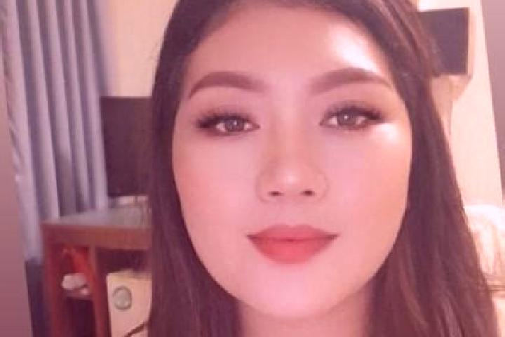 Elizabeth, 31, a black grey-eyed asian companion based in Saint Leon. Offering CIM, GFE, Erotic Massage. Available for incall and outcall, day and evening da...