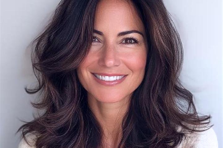 Elizabeth, 31, a brunette brown-eyed middle eastern companion based in Elixku. Offering Striptease, Duos, Erotic Massage. Available for incall and outcall, d...