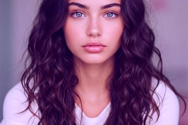 Elizabeth, 31, a brunette dark-eyed mediterranean companion based in Sungi Liput. Offering GFE, 69. Available for incall and outcall, day and evening dates.