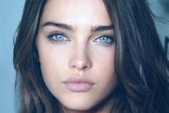 Elizabeth, 31, a brunette dark-eyed mixed companion based in Irarututiga. Offering Dinner Date, Domination, Striptease, CIM. Available for incall and outcall...