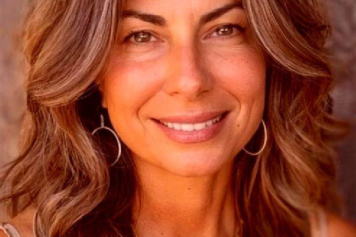 Elizabeth, 31, a brunette grey-eyed latina companion based in Bouce. Offering Girlfriend Experience, Overnight, Striptease. Available for incall and outcall,...