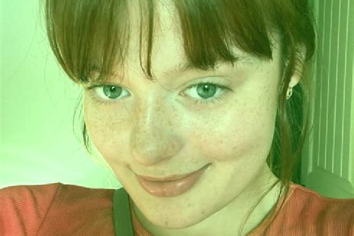 Elizabeth, 31, a red brown-eyed european companion based in Zurce. Offering Domination, Party Girl, Travel Companion, OWO. Available for incall and outcall, ...