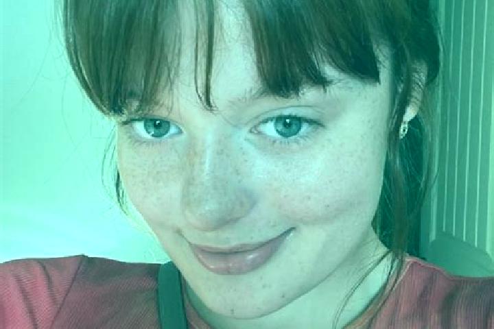 Elizabeth, 31, a red green-eyed european companion based in Neilston. Offering Roleplay, Dinner Date, Overnight. Available for incall and outcall, overnight ...