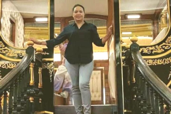 Elizabeth, 31 — Escort in Buang, Philippines