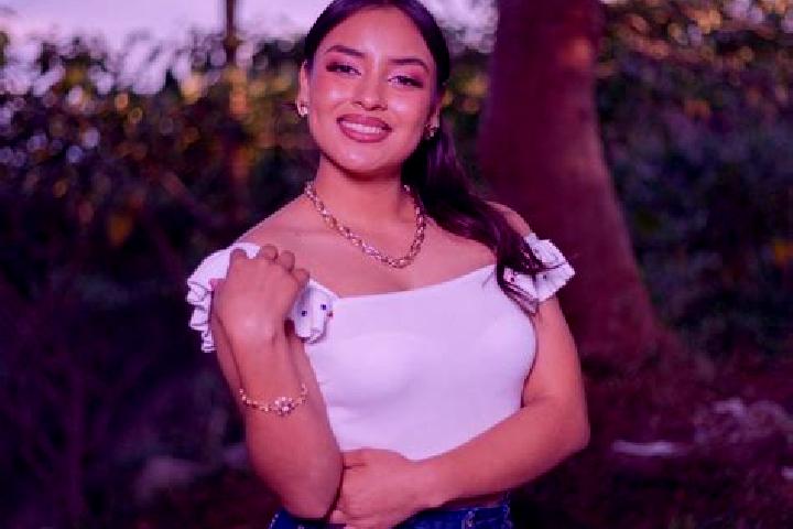 Elizabeth, 31 — Escort in Leacaman, Mexico