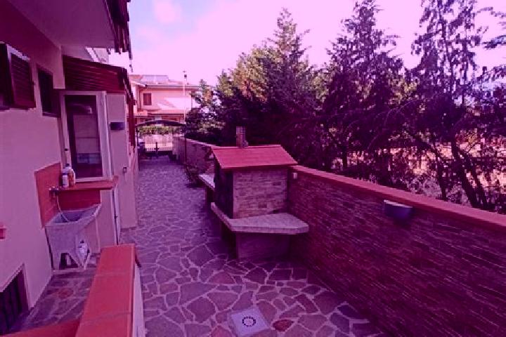 Elizabeth, 31 — Escort in Monticello Conte Otto, Italy