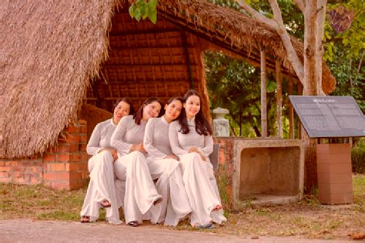 Elizabeth, 31 — Escort in Phuoc Dan, Vietnam