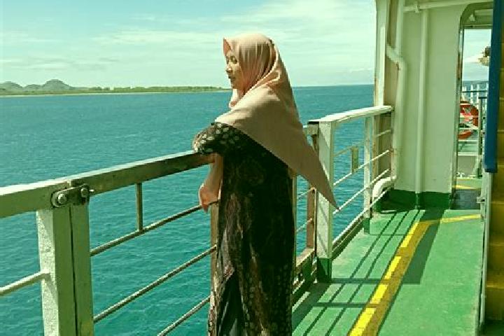Elizabeth, 31 — Escort in Pototano, Indonesia
