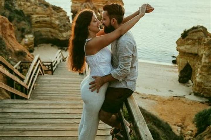 Elizabeth, 32, a chestnut blue-eyed caribbean companion based in Shales. Offering Prostate Massage, Couples, Overnight, Party Girl. Available for incall and ...