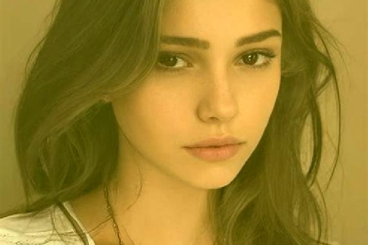 Elizabeth, 32, a chestnut grey-eyed slavic companion based in Barrio la Estrellita. Offering Girlfriend Experience, Prostate Massage, Travel Companion, Overn...