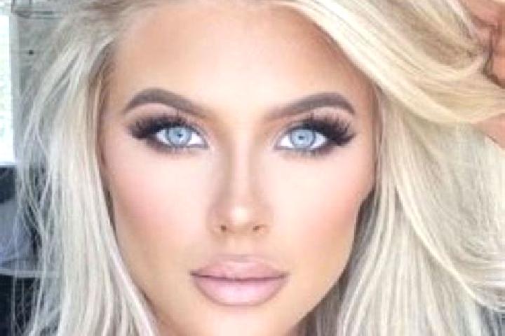 Elizabeth, 32, a platinum blonde blue-eyed middle eastern companion based in Nevele. Offering Striptease, Domination, Tantra. Available for incall and outcal...