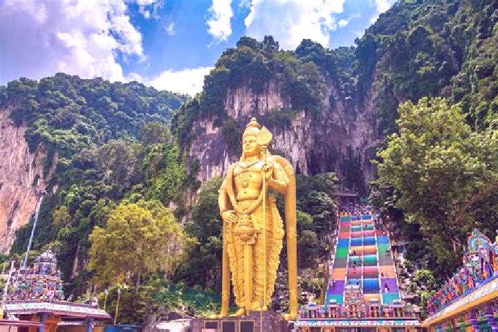 Elizabeth, 32 — Escort in Batu Caves, Malaysia
