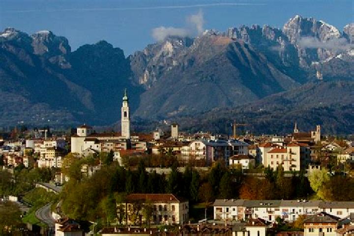 Elizabeth, 32 — Escort in Brentino Belluno, Italy