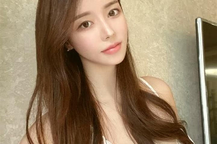 Elizabeth, 32 — Escort in Shuangling, China