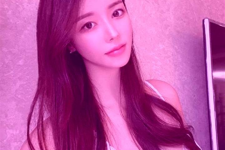 Elizabeth, 32 — Escort in Tangqian, China