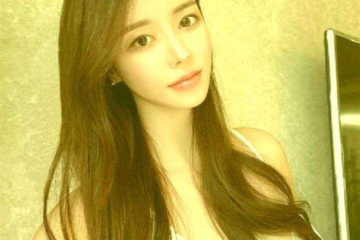 Elizabeth, 32 — Escort in Zhangjiahe, China