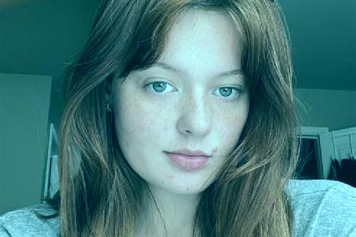 Elizabeth, 33, a auburn amber-eyed european companion based in Slatioara. Offering Girlfriend Experience, Overnight, BDSM, Deep French Kissing. Available for...