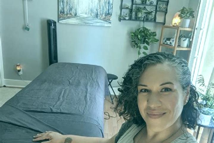 Elizabeth, 33, a blonde brown-eyed ebony companion based in Huska. Offering Roleplay, Erotic Massage, OWO, A-Level. Available for incall and outcall, overnig...