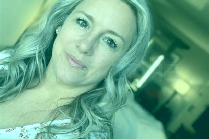 Elizabeth, 33, a blonde grey-eyed indian companion based in Silver City. Offering Dinner Date, Girlfriend Experience, Deep French Kissing, Couples, BDSM. Ava...
