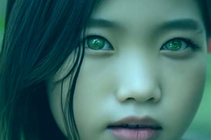 Elizabeth, 33, a red green-eyed asian companion based in Gogolowa. Offering GFE, Duos, Tantra. Available for incall and outcall, day and evening dates.