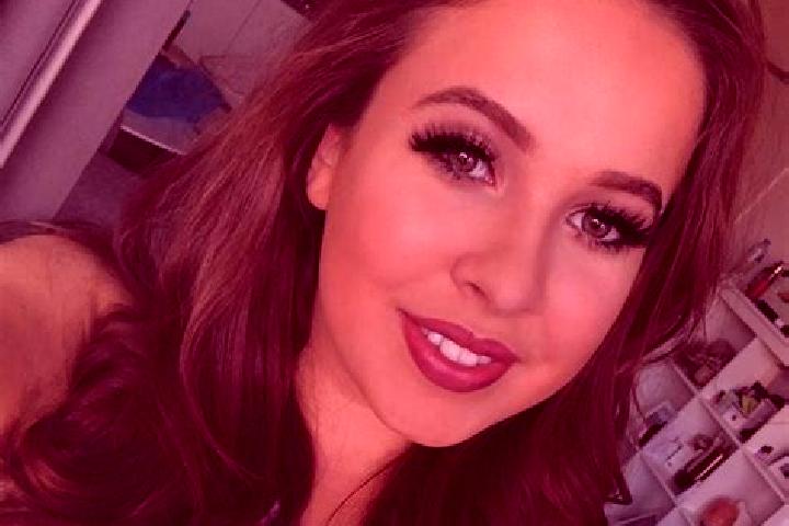 Elizabeth, 34, a auburn amber-eyed latina companion based in Gonte. Offering Party Girl, 69. Available for incall and outcall, overnight bookings available.
