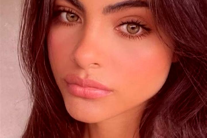 Elizabeth, 34, a black hazel-eyed european companion based in Gulin. Offering Tantra, Domination, CIM, 69. Available for incall and outcall, overnight bookin...