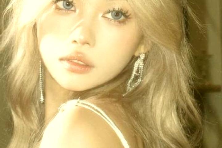 Elizabeth, 34, a blonde grey-eyed asian companion based in Varco Sabino. Offering Tantra, Overnight, Fetish, Party Girl. Available for incall and outcall, ov...