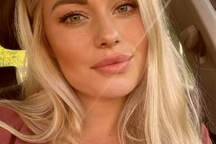 Elizabeth, 34, a blonde hazel-eyed ebony companion based in Hombrechtikon. Offering BDSM, Party Girl, Massage. Available for incall and outcall, day and even...