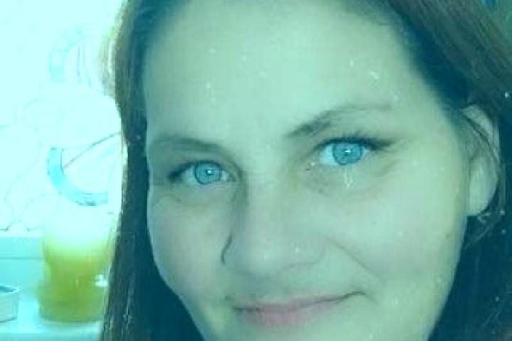 Elizabeth, 34, a red green-eyed european companion based in Vysoka. Offering Fetish, Overnight, Domination. Available for incall and outcall, day and evening...