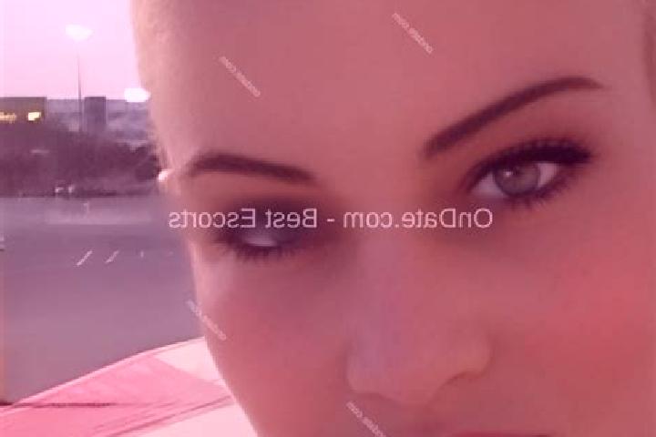 Elizabeth, 34 — Escort in Barbuceni, Romania
